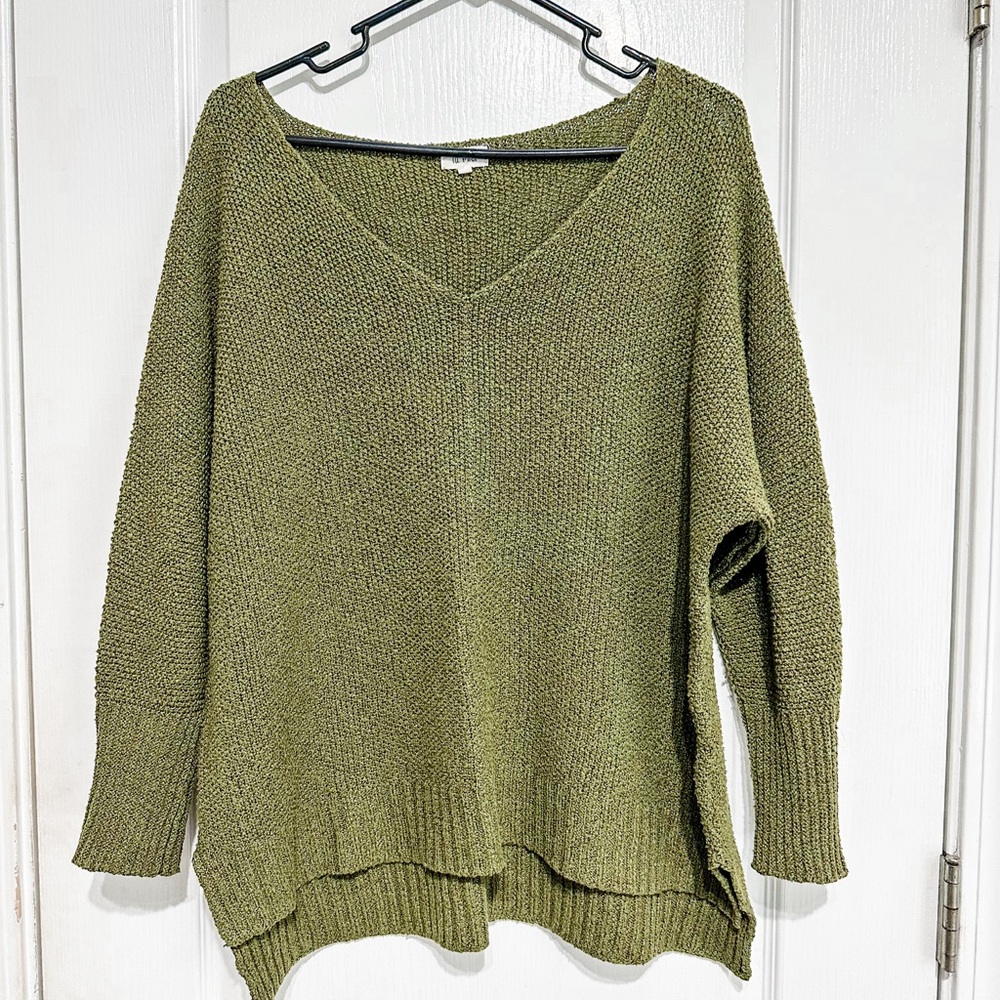 LA MIEL WINNIE Olive V-Neck Sweater